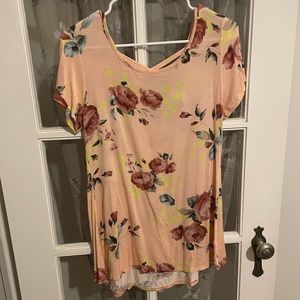 LIKE NEW | Peachy floral boutique blouse